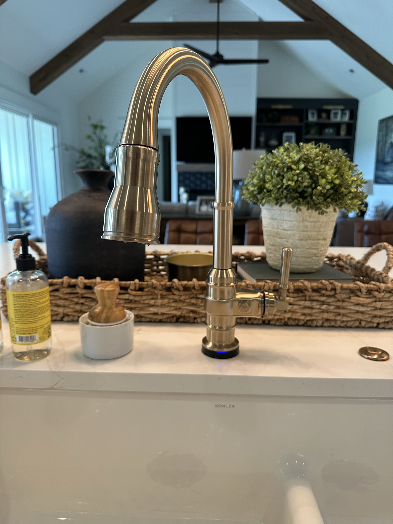 Kitchen before cleaning
